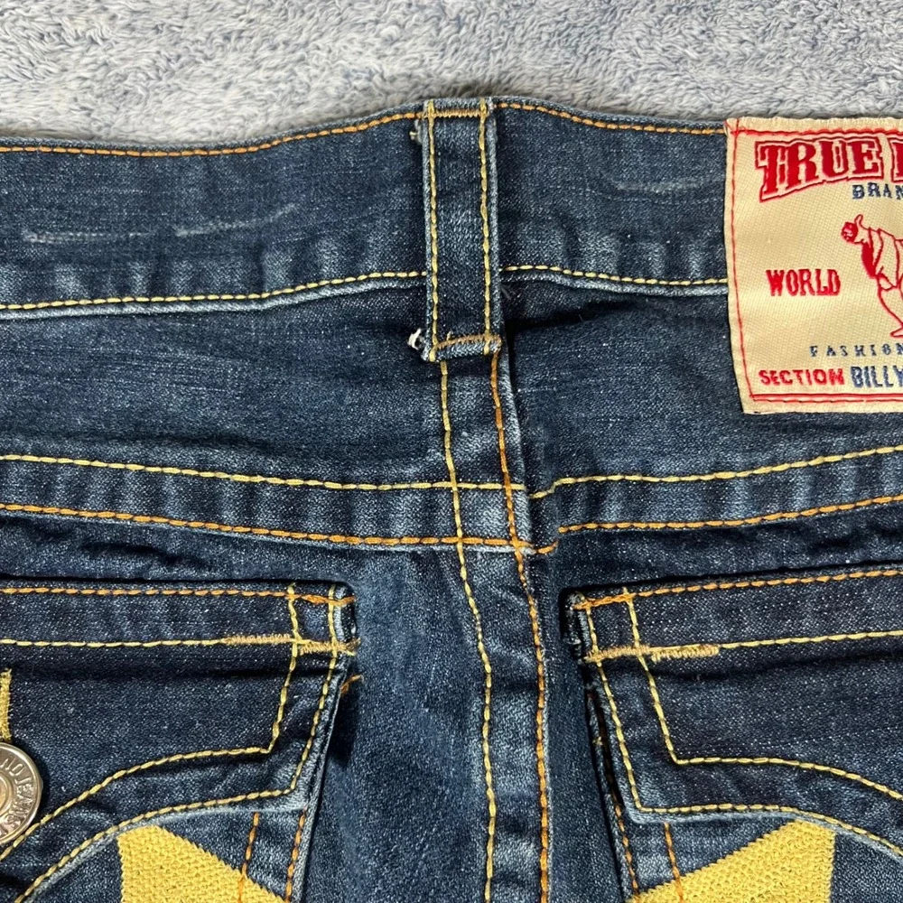 True Religion Billy Super T Dark Wash Straight Leg Jeans Men 34x33 Yellow Stitch
